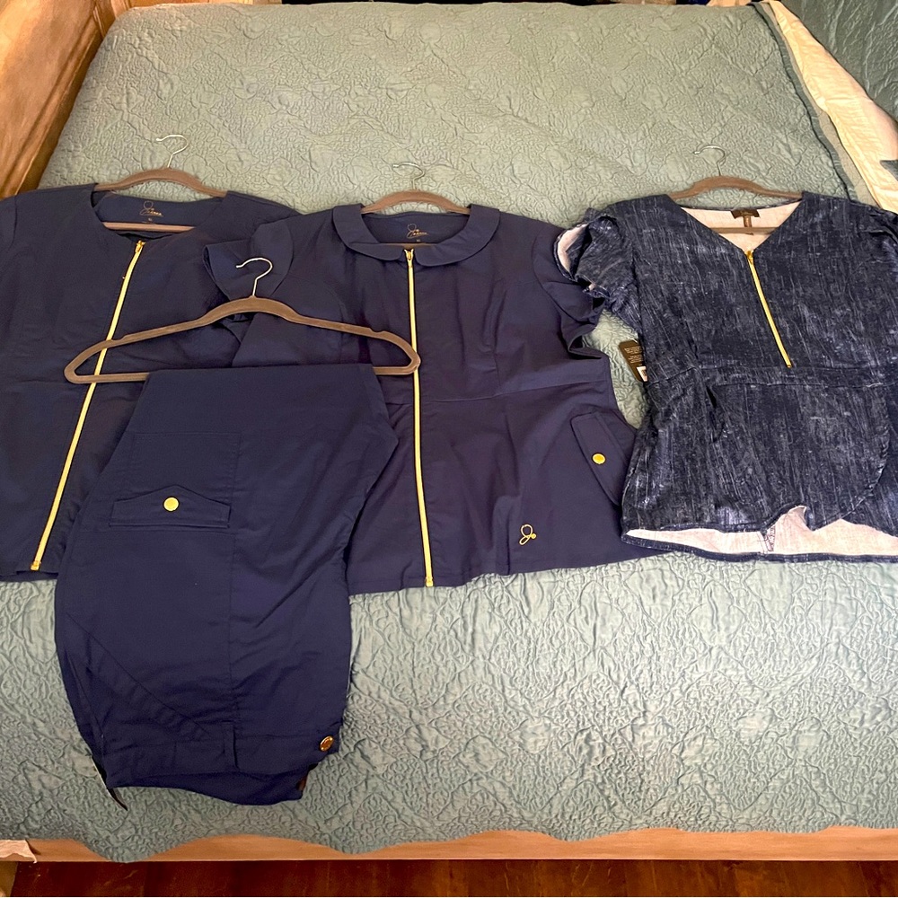 Jaanuu scrub set - 3 tops, 1 bottom